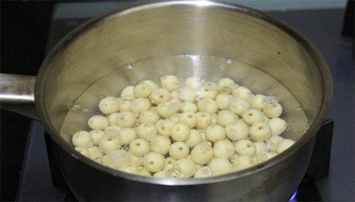 cách nấu chè hạt sen nước cốt dừa